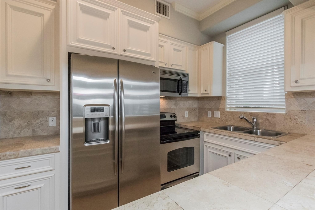 2701 Helena Street - Photo 8