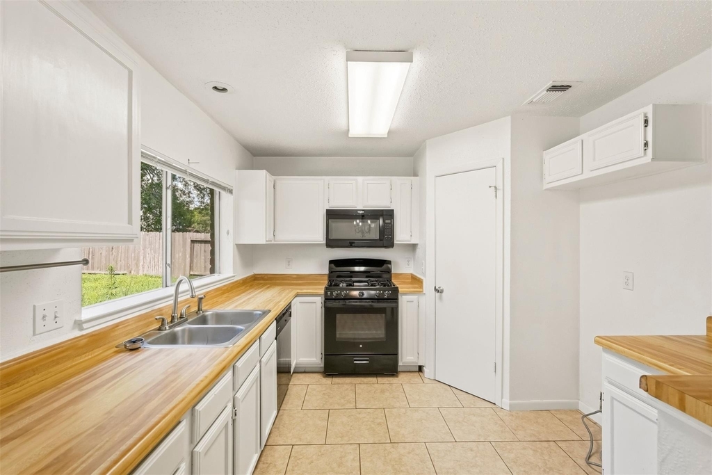 12318 Fetlock Drive - Photo 12
