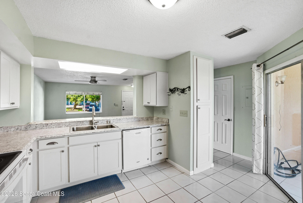 1880 Murrell Road - Photo 2