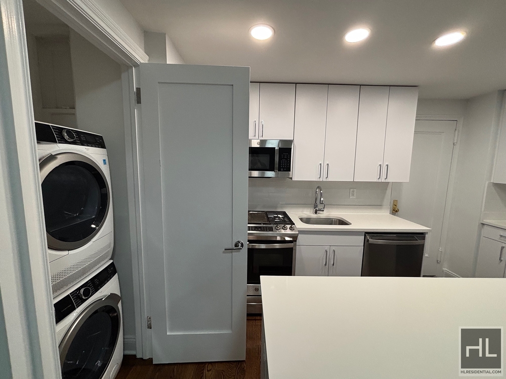 West 68th Street - Photo 5