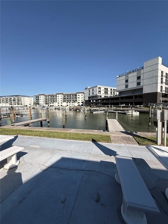 159 Medallion Boulevard - Photo 0