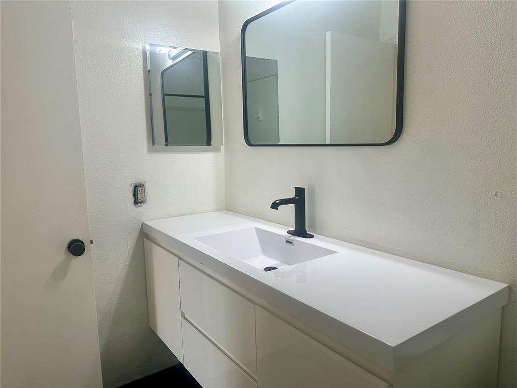 435 Wymore Road - Photo 8