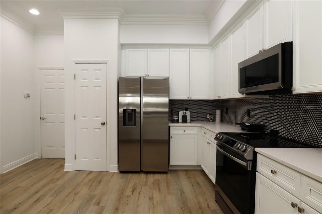 8248 Tivoli Drive - Photo 9