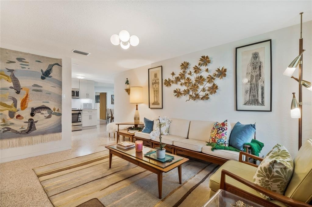 809 E 15th Avenue - Photo 3
