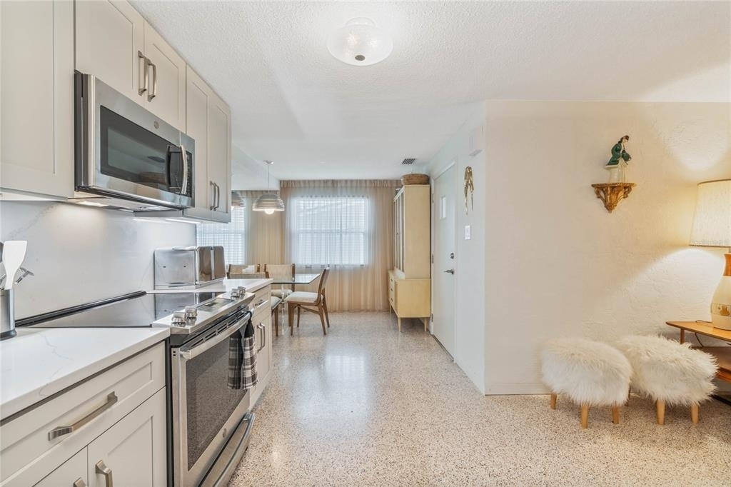809 E 15th Avenue - Photo 6