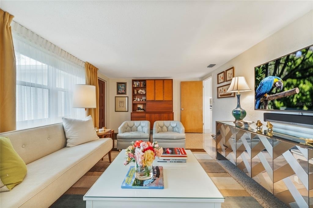 809 E 15th Avenue - Photo 14