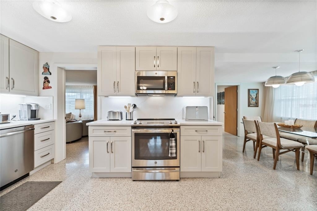 809 E 15th Avenue - Photo 1