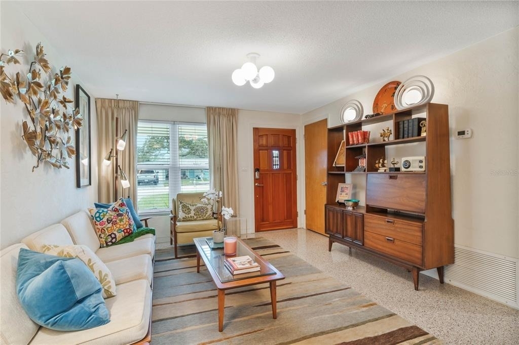 809 E 15th Avenue - Photo 9