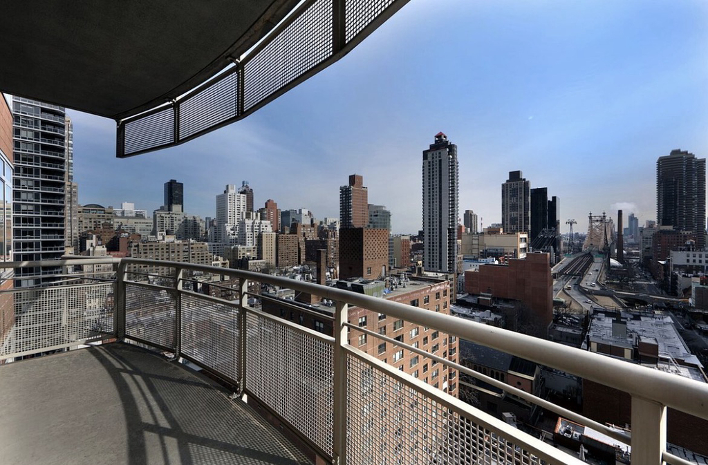 East 59th Street - Photo 3