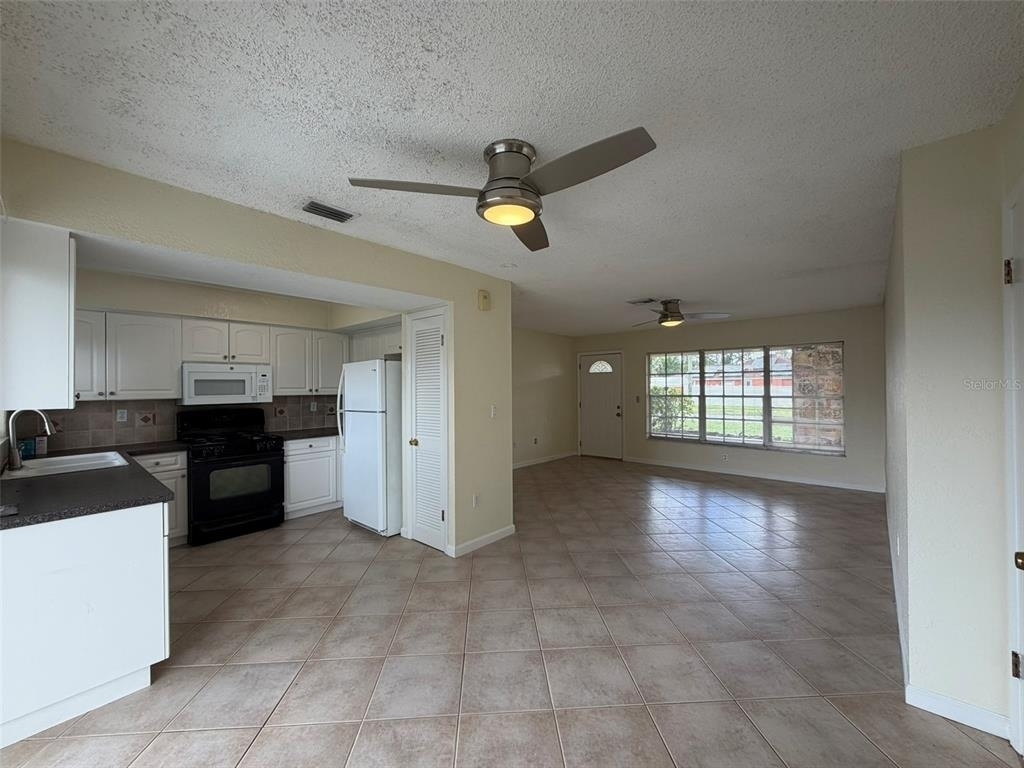 8531 Sydney Avenue - Photo 9