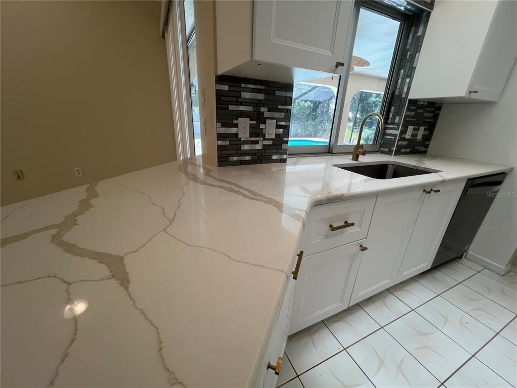 1516 Abel Street - Photo 8