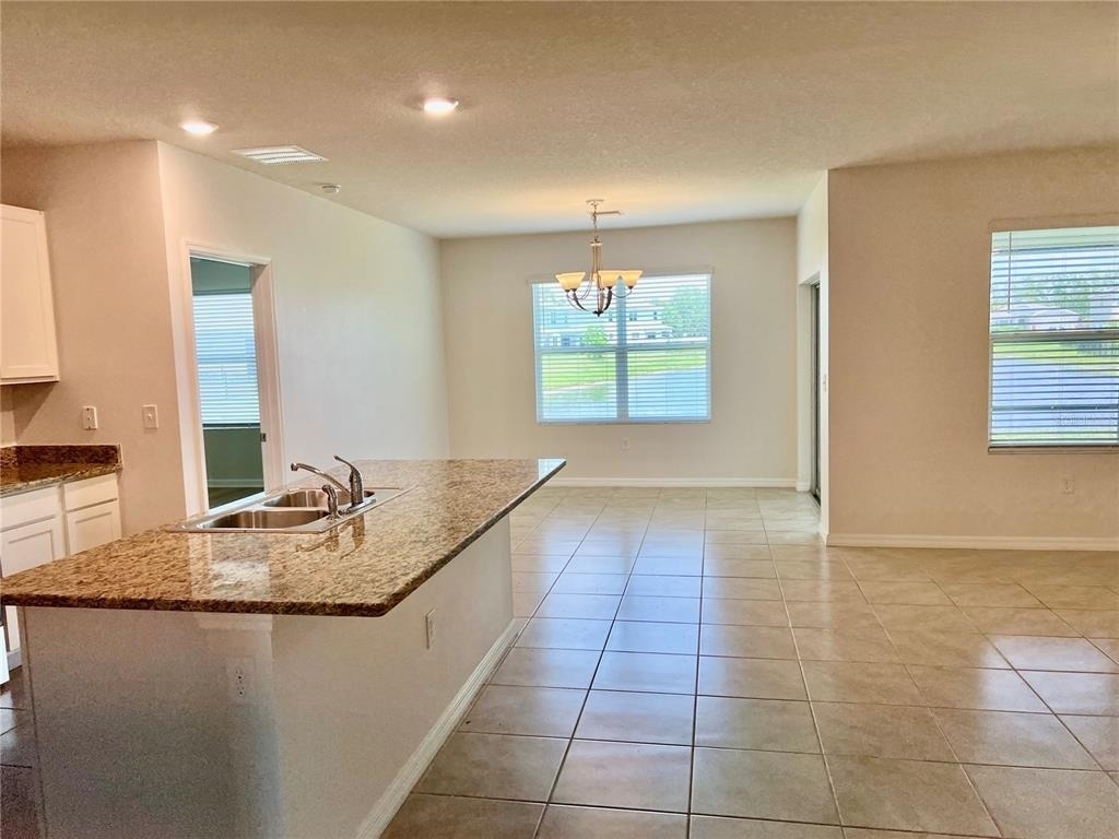 2726 Greenleaf Terrace - Photo 4