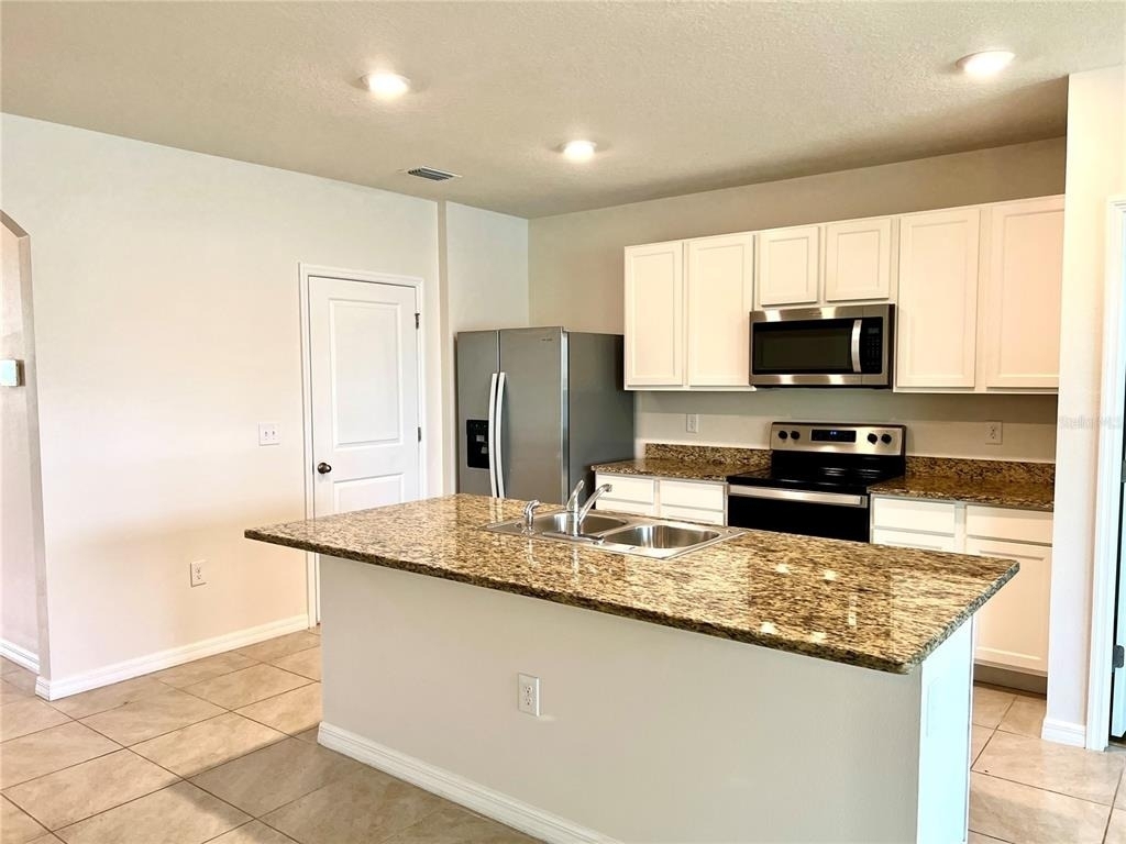 2726 Greenleaf Terrace - Photo 2