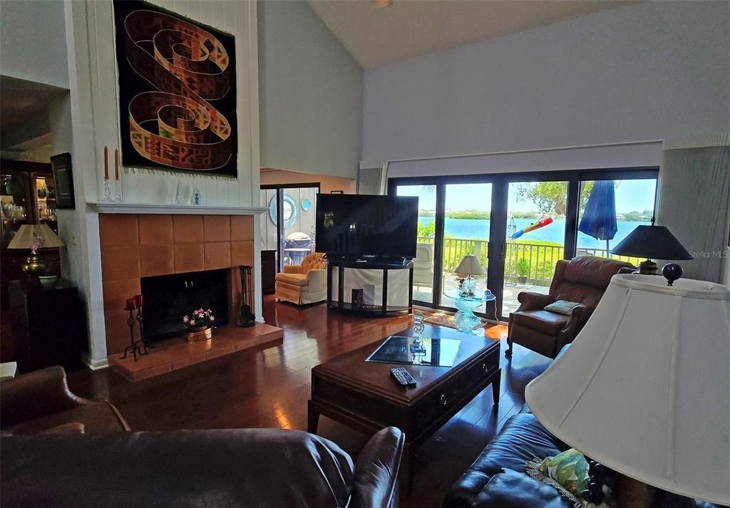 1335 Landings Drive - Photo 32