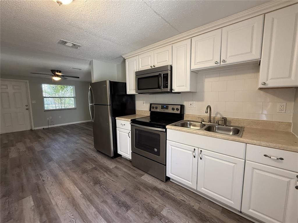 350 Elmstreet Court - Photo 3