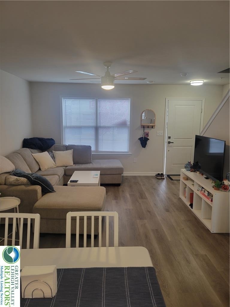 326 E Frankford Street - Photo 3