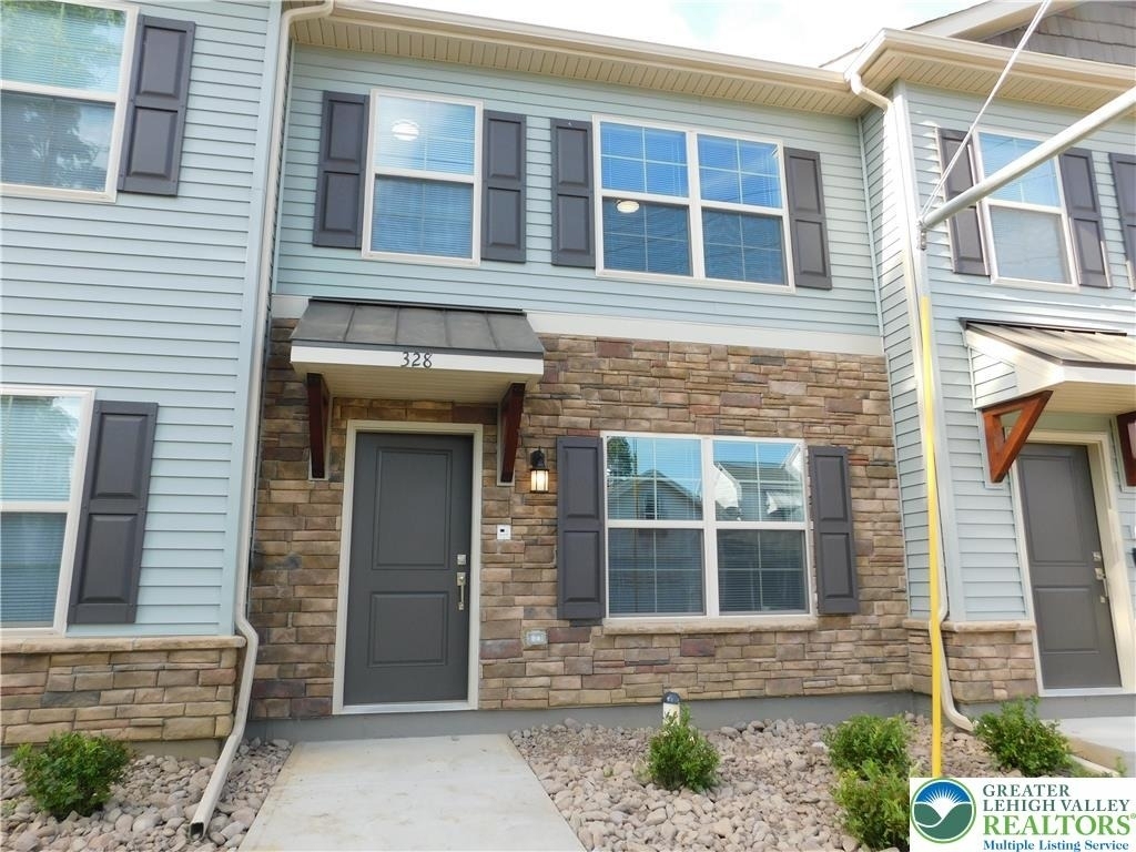 326 E Frankford Street - Photo 0