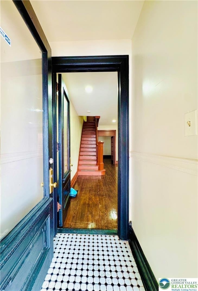 36 S Jefferson Street - Photo 2