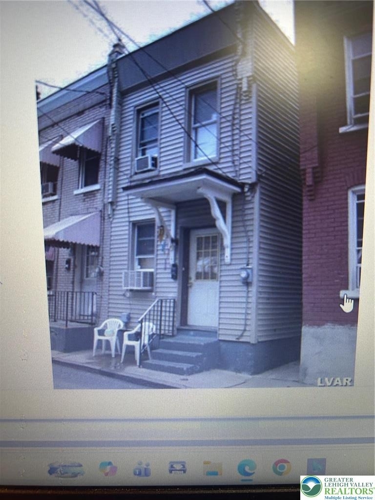 740 Laufer Street - Photo 1