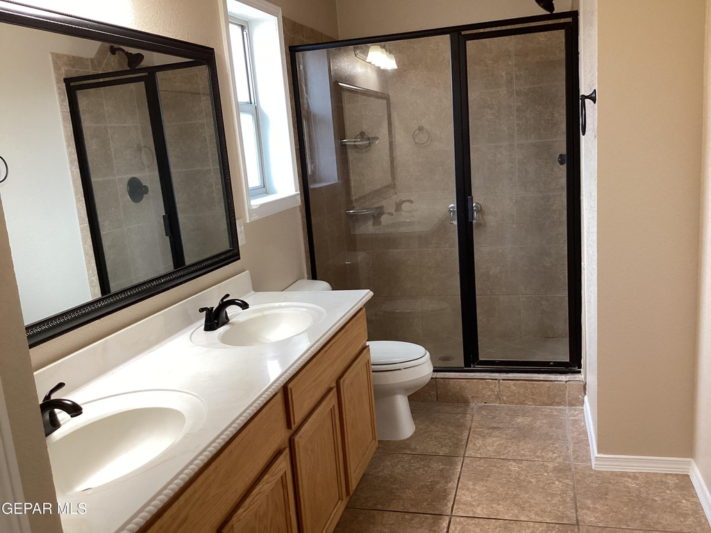 5925 Speyside Drive - Photo 11