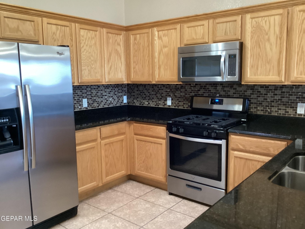 5925 Speyside Drive - Photo 7
