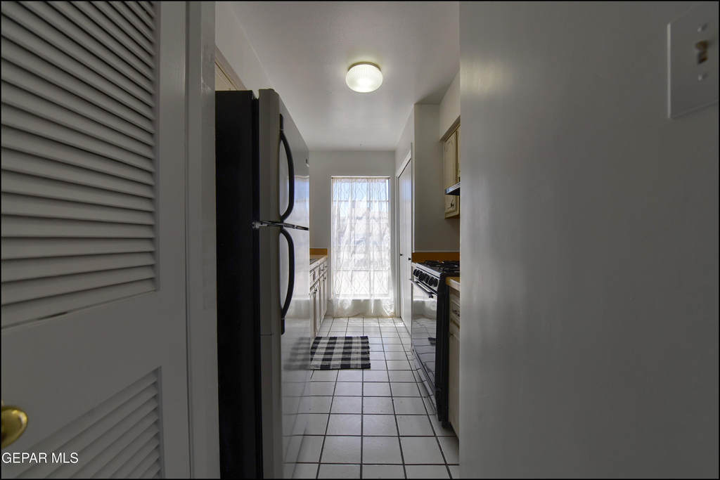 10605 Kinross Avenue - Photo 9