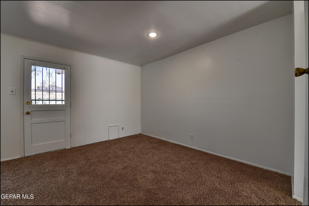 10605 Kinross Avenue - Photo 4