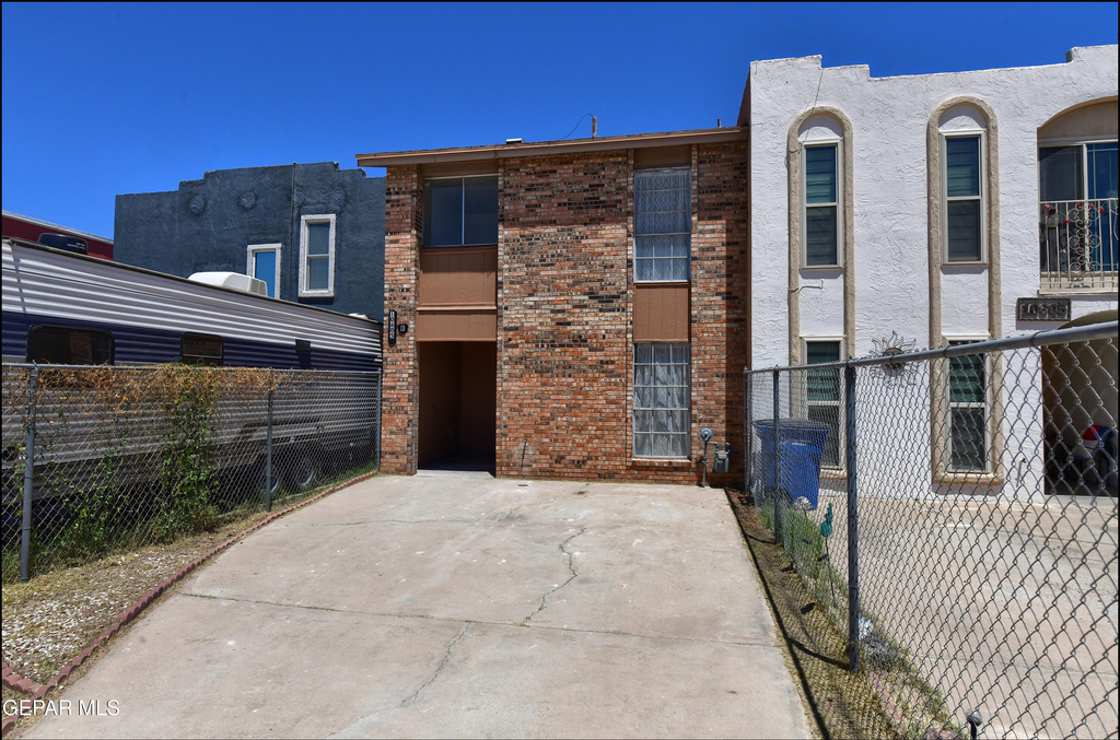 10605 Kinross Avenue - Photo 1