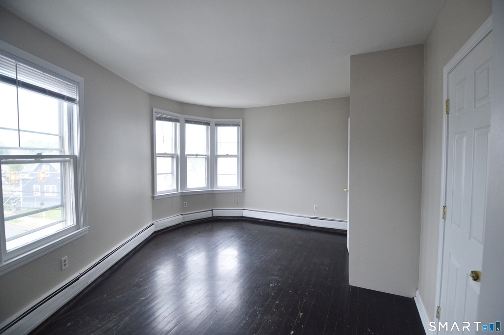 2343 Barnum Avenue - Photo 2