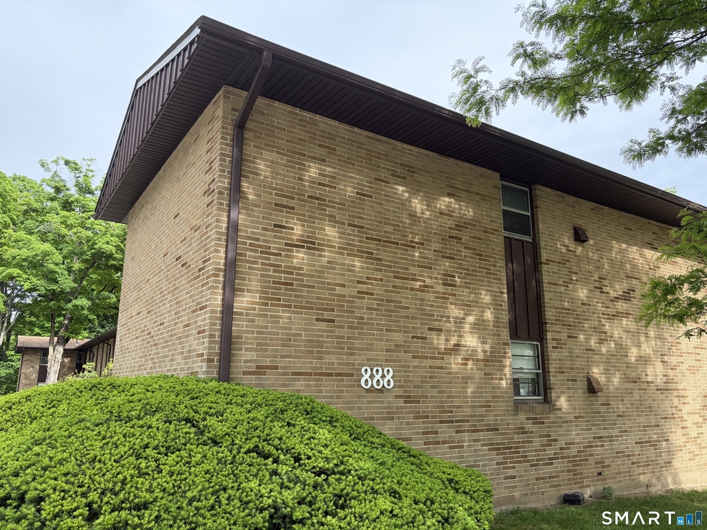 888 Main Street - Photo 0