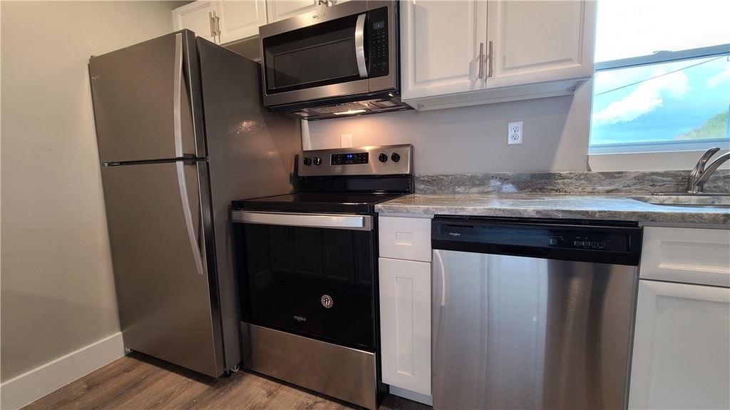 1331 Freeport Rd - Photo 3