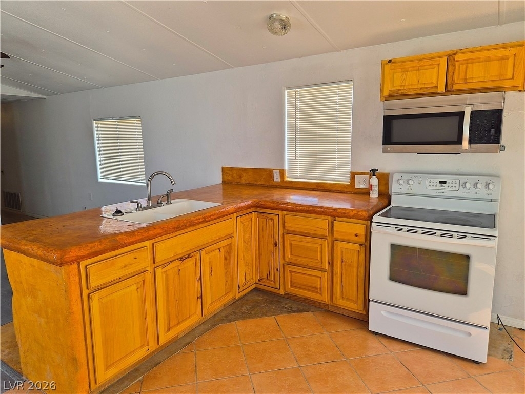 950 Black Street - Photo 2