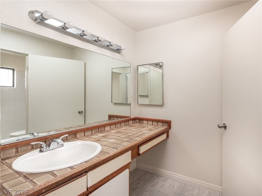 2080 Karen Avenue - Photo 9