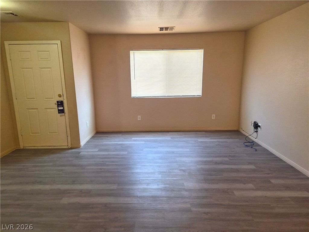 1080 S Hall - Photo 3