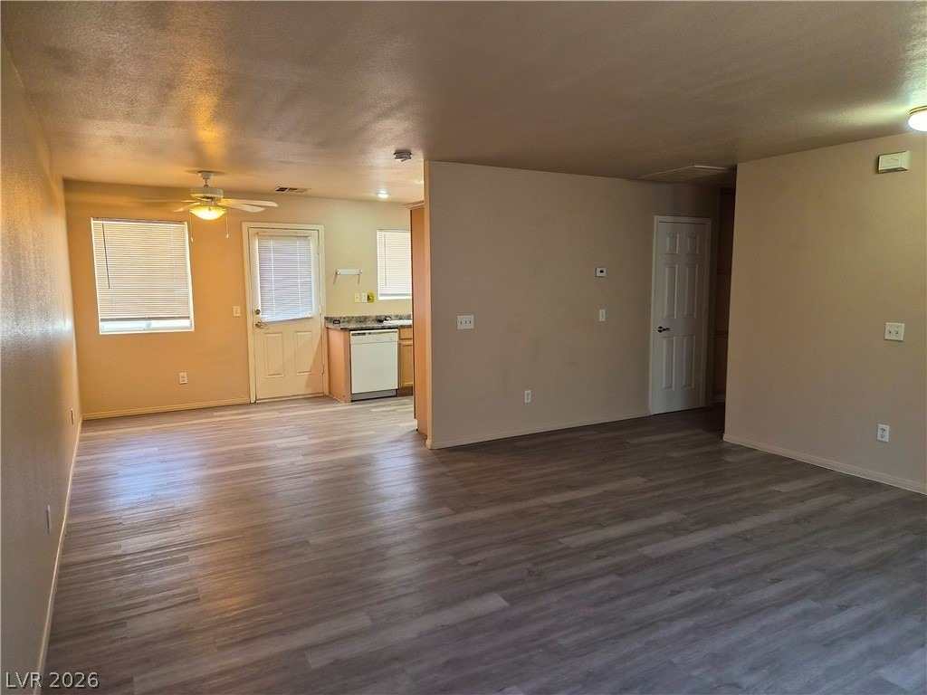 1080 S Hall - Photo 4