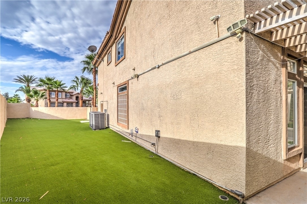8910 Minsk Court - Photo 32