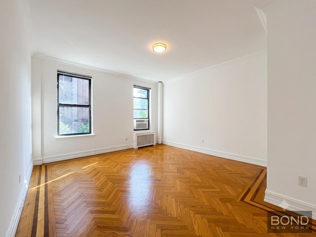 200 Riverside Drive - Photo 3