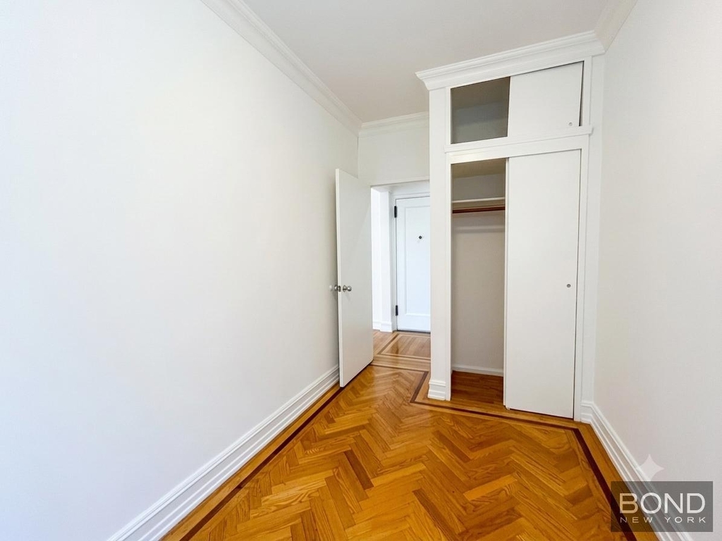 200 Riverside Drive - Photo 5
