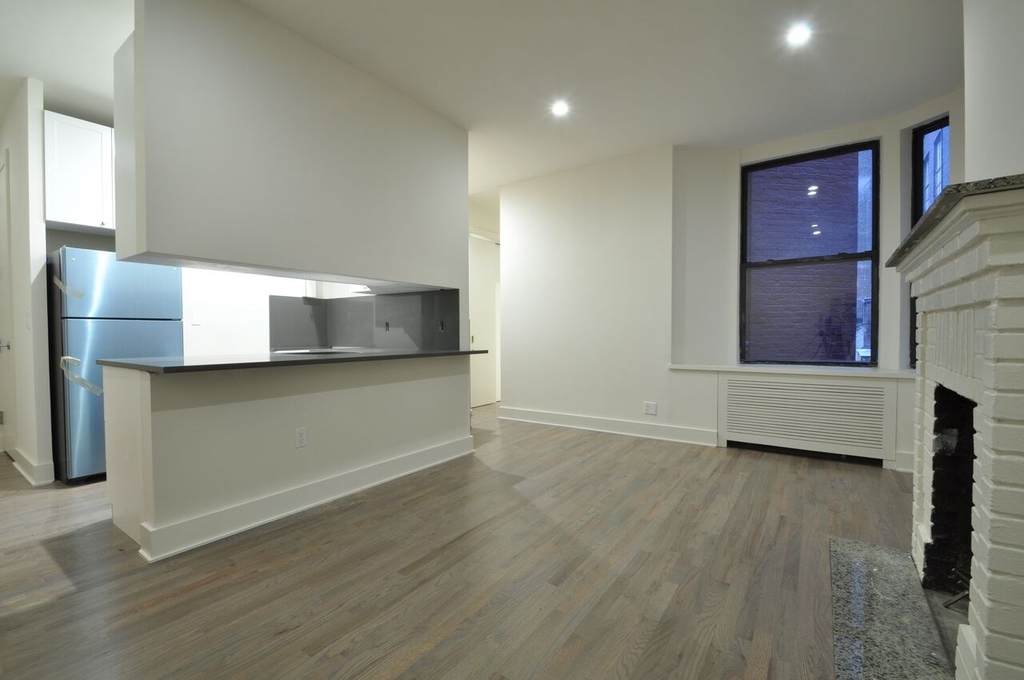 121 Madison Avenue - Photo 2