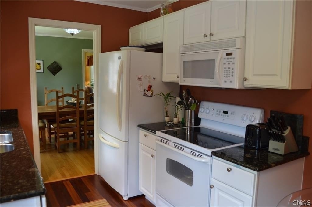 18 E Austin Street - Photo 6