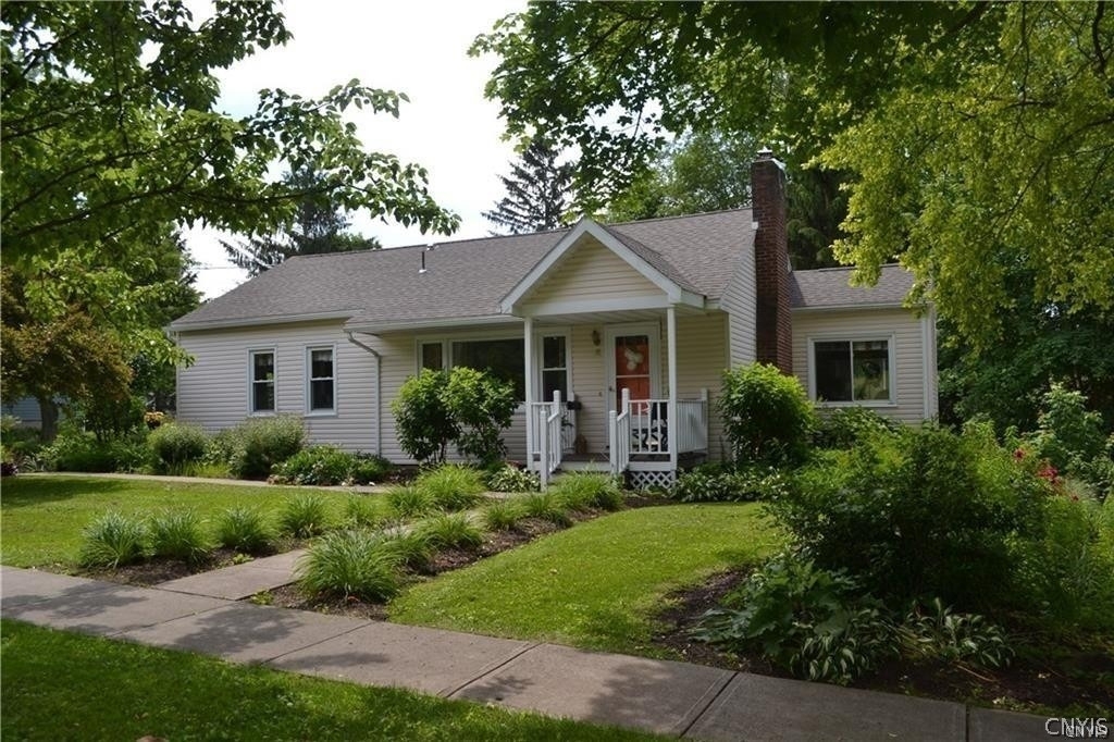 18 E Austin Street - Photo 1