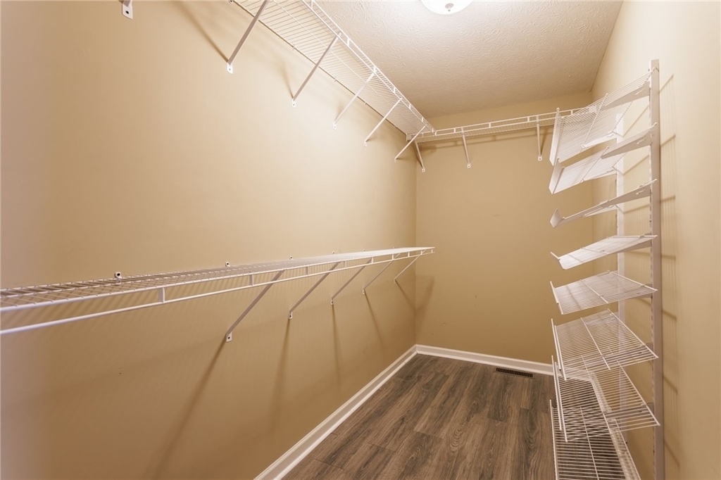 83 Southend - Photo 12