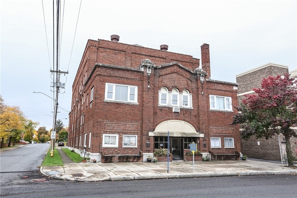400 Main Street - Photo 0