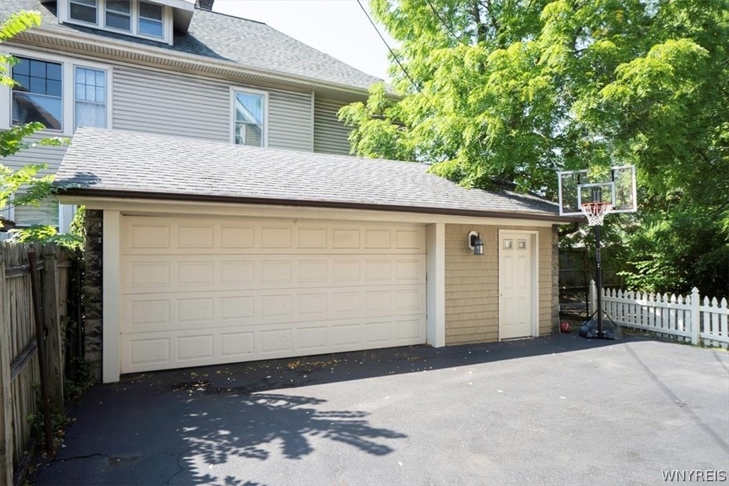 825 Forest - Photo 11