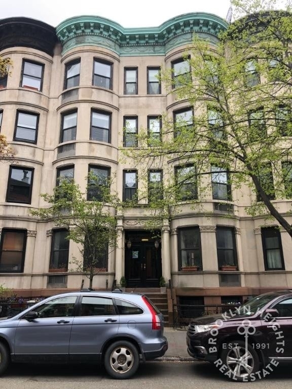 211 Clinton St. - Photo 6
