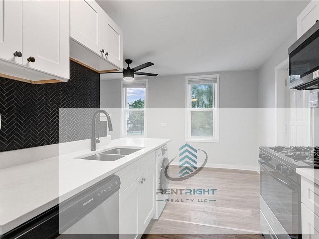 1849 W Augusta Blvd - Photo 1