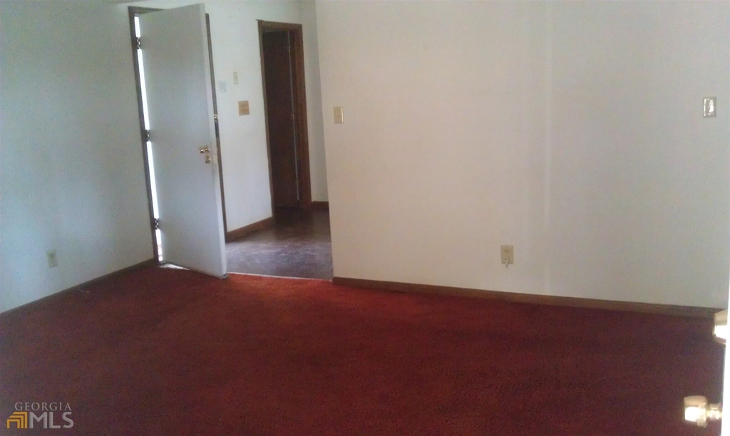565 Womack Road - Photo 2