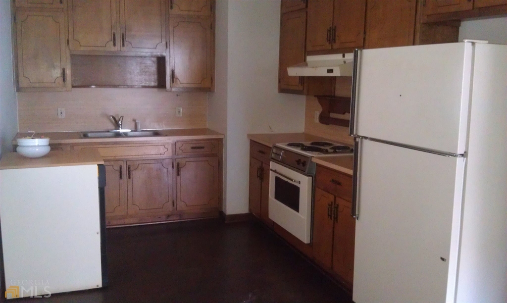 565 Womack Road - Photo 1