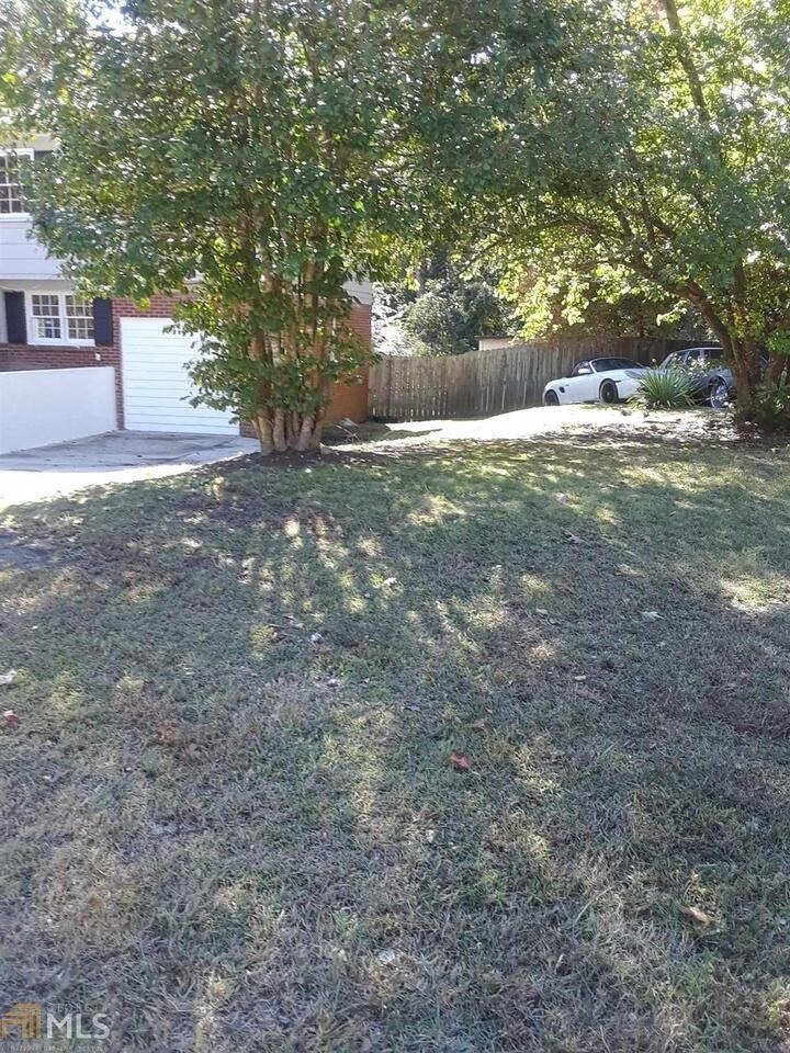 10527 Thrasher Road - Photo 1