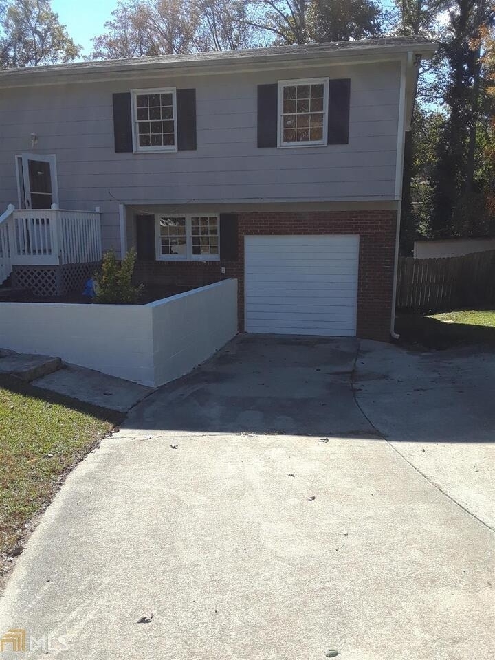 10527 Thrasher Road - Photo 2